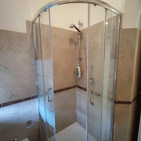 A&c Silver Diamond Apartment *